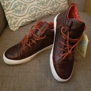 NWT Women's TOM'S mid hi sneaker